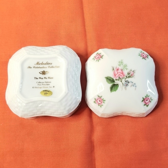 Heritage House Collector Edition Fine Porcelain Floral Square Music Box Trinket - Picture 7 of 9